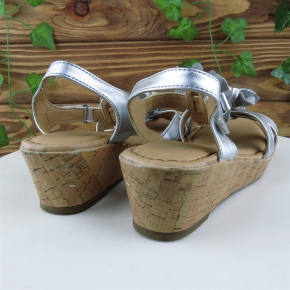 Born Concept Sz 2 Shoes‎ Girls Youth Gladiator Silver Synthetic Hook & Loop - Picture 6 of 10